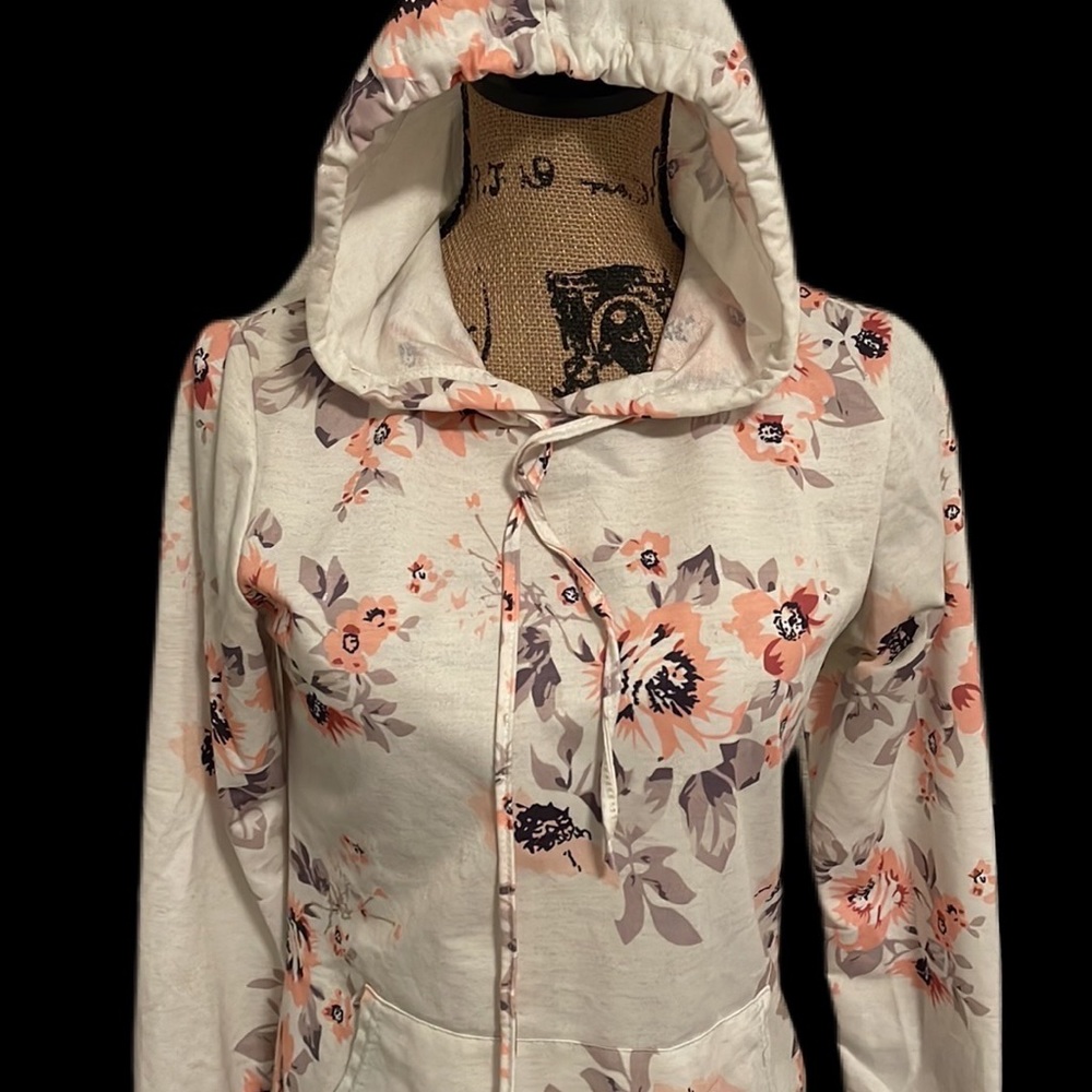 Like New no tags but never worn cream floral long sleeved hoodie